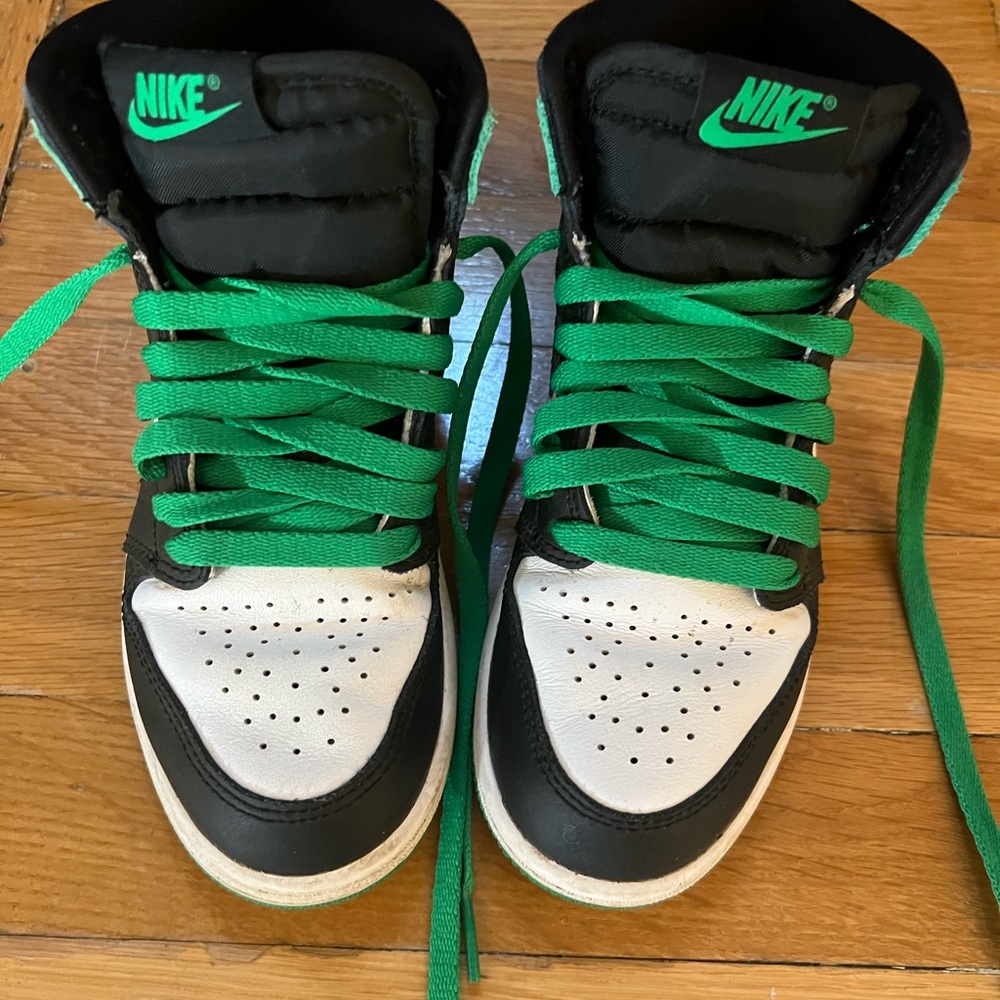 Youth Boys Nike Jordon Ones Sneakers